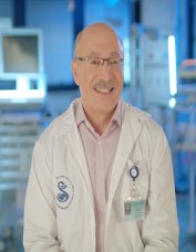 ד"ר אלכסנדר לבדב
